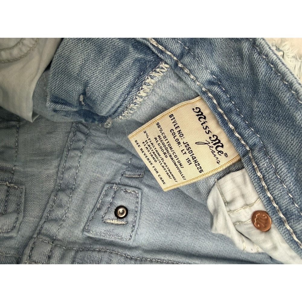 Miss Me Signature Shorts Womens 27 Blue Denim Distressed Floral Lace Applique - Picture 4 of 8